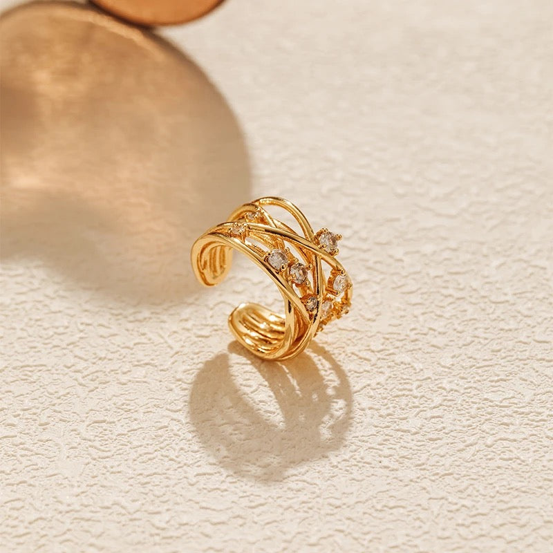 Layered zircons ring