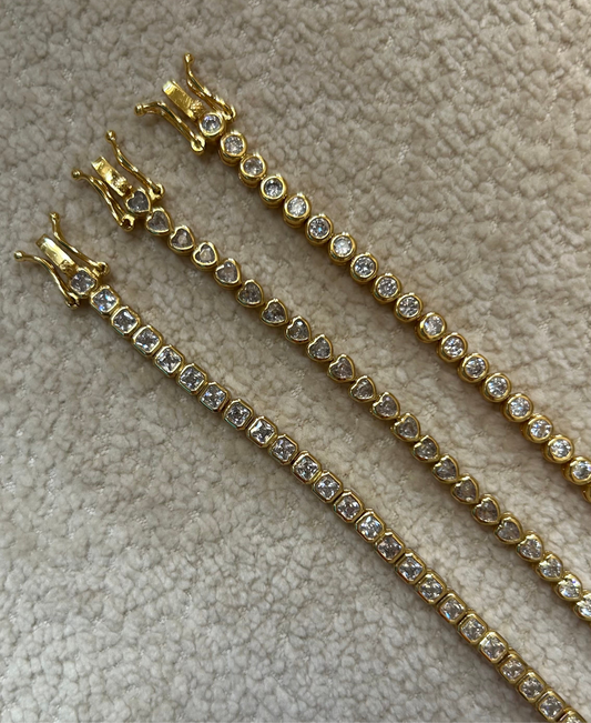 Shaped tennis bracelet